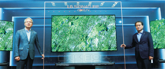 LG, β 4 ÷ TV 